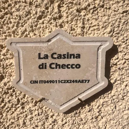La Casina Di Checco Apartment *